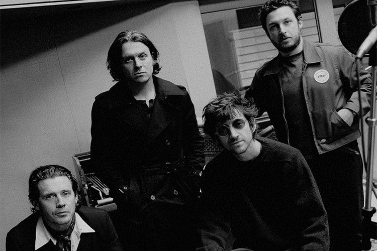 Arctic Monkeys están de vuelta con la benéfica "Opening Night”