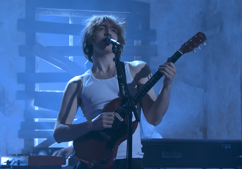 Gjess Beskriv dagens Amerika i SNL Debut