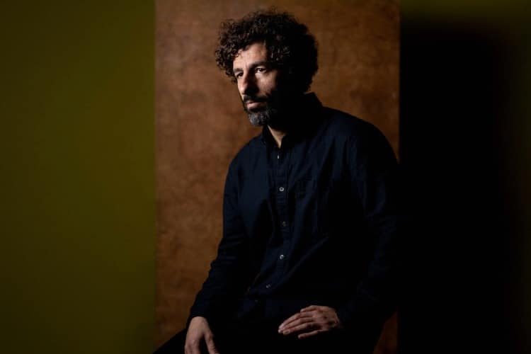 José González anuncia álbum y estrena “Against The Dying Of The Light”
