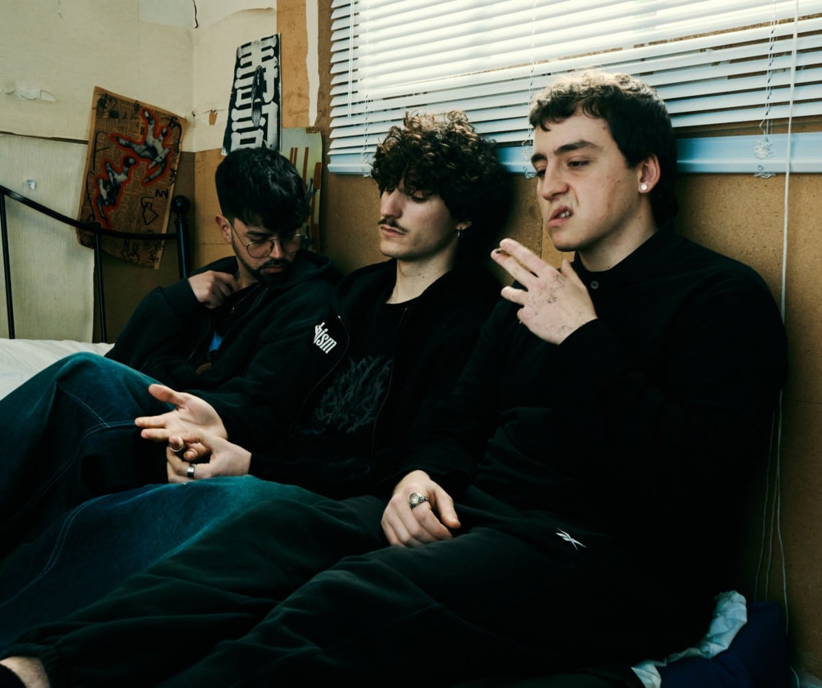 1111 forvrenger livet med sin radikale hundreårspop