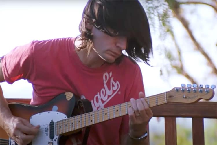 Jonny Greenwood (Radiohead) reclama retirar su música de “Melania”