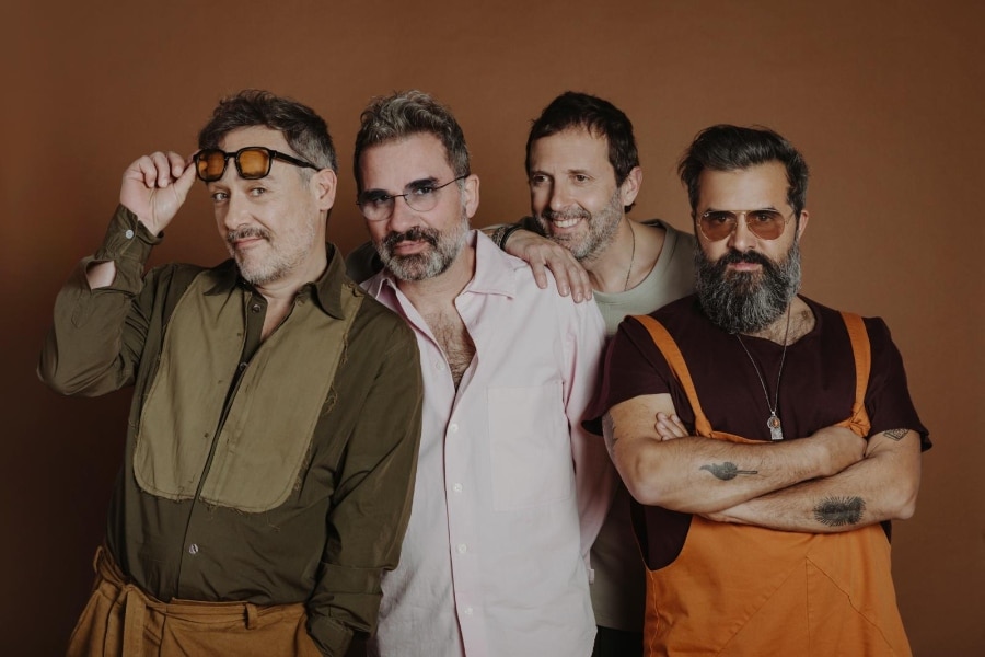 Love of Lesbian kunngjør en ubestemt og "ærlig" pause