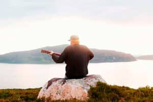Stu Larsen traerá su “The Solitude Tour” a Barcelona