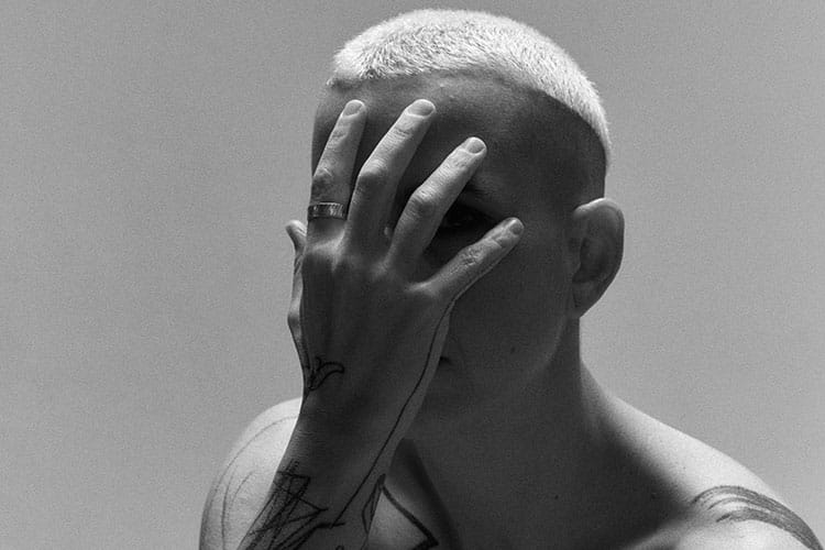 Clara Peya publica “Veo Incendios”, primera pieza de “Nuca”