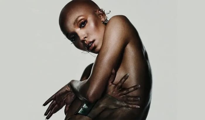 FKA twigs fordømmer The Twigs
