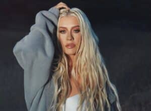 Flom av kritikk mot Christina Aguilera for hennes sleske show