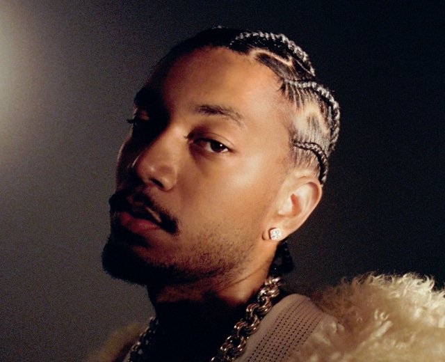 Hør på Nicolas Jaar og hør på Wesley Joseph