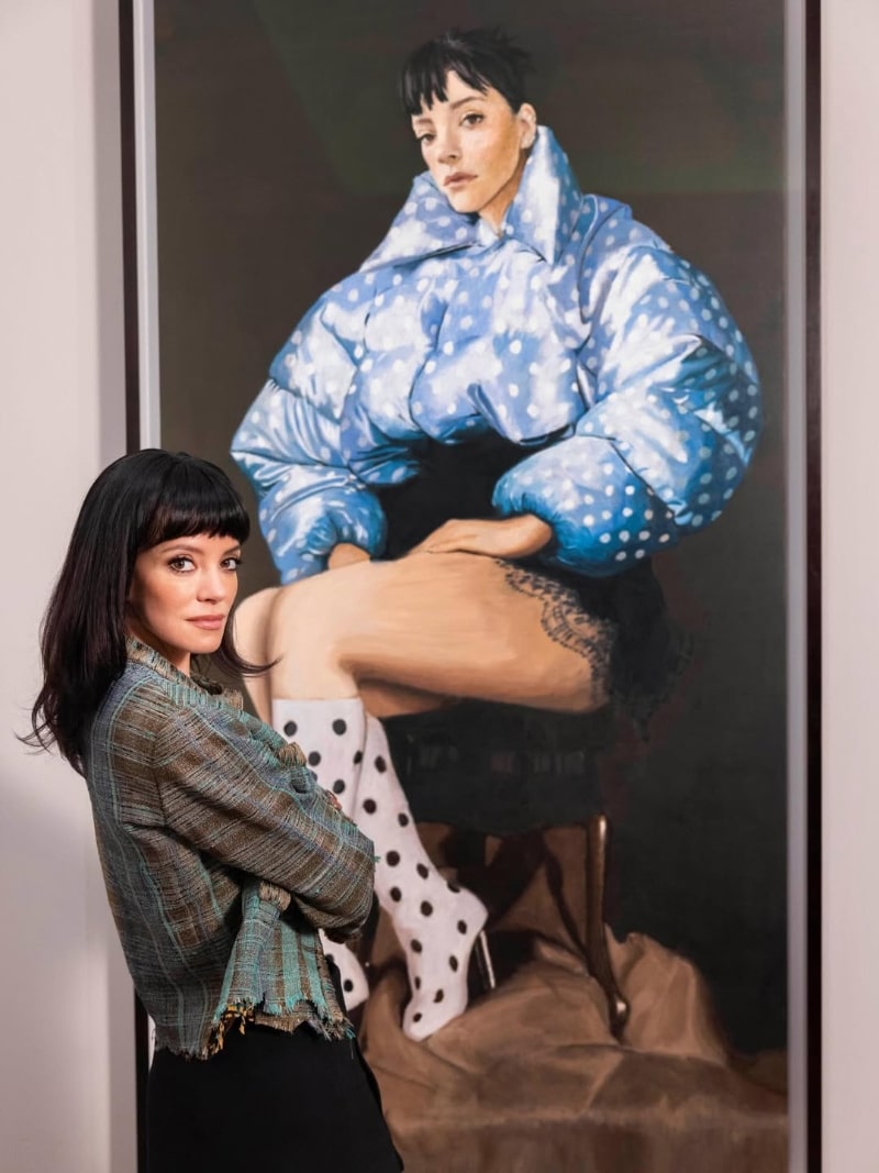 Marc Giró imiterer Rosalía, Sombr synger med tyttebær...