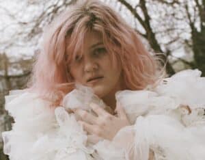 Rasende alternativ pop lever fortsatt med Grace Ives