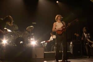 Geese se atreve con el “Baby” de Justin Bieber en Coachella