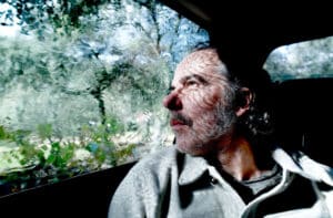 Julio de la Rosa publica su nuevo álbum “Las malas hierbas”