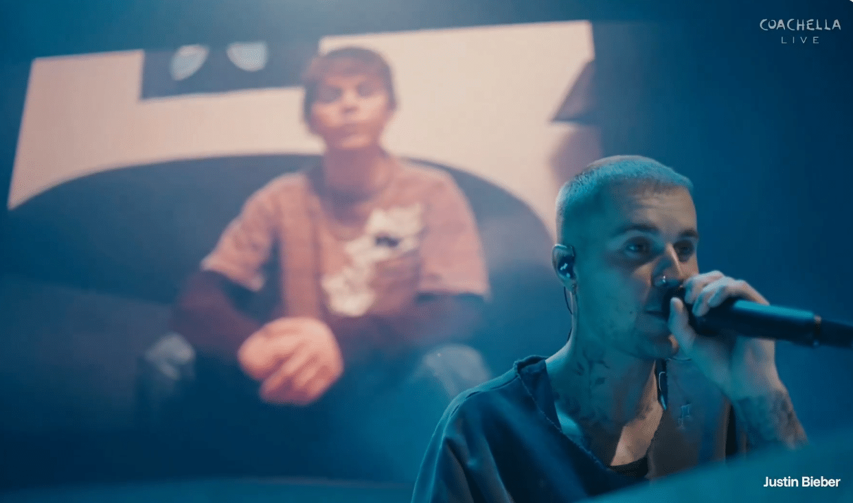 Justin Bieber begeistrer Coachella med en bærbar datamaskin og YouTube
