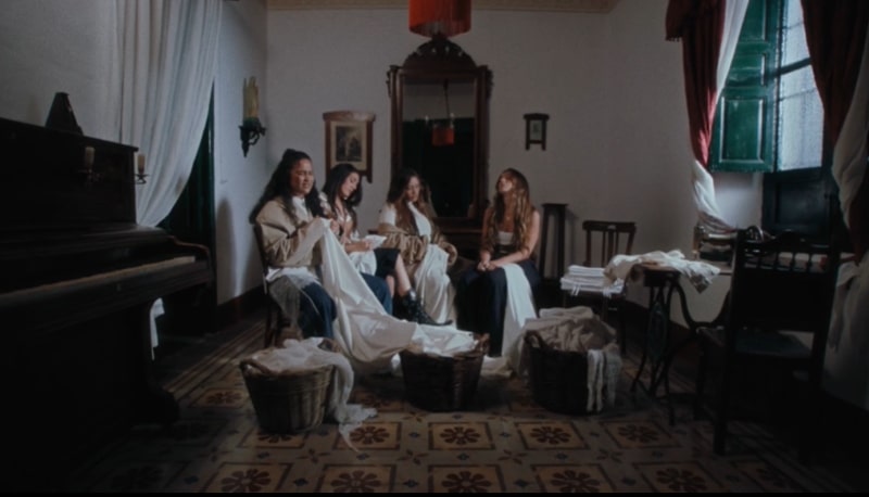 Lola Indigo, Lia Kali, Queralt Lahoz og SALMA bringer "Your initials" til Lorcas hus