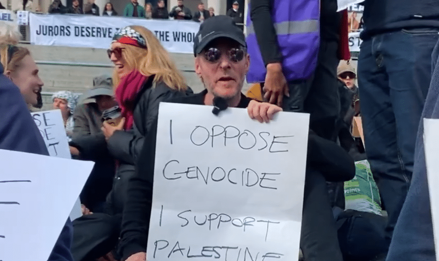Massive Attacks Robert Del Naja arrestert for å støtte Palestina