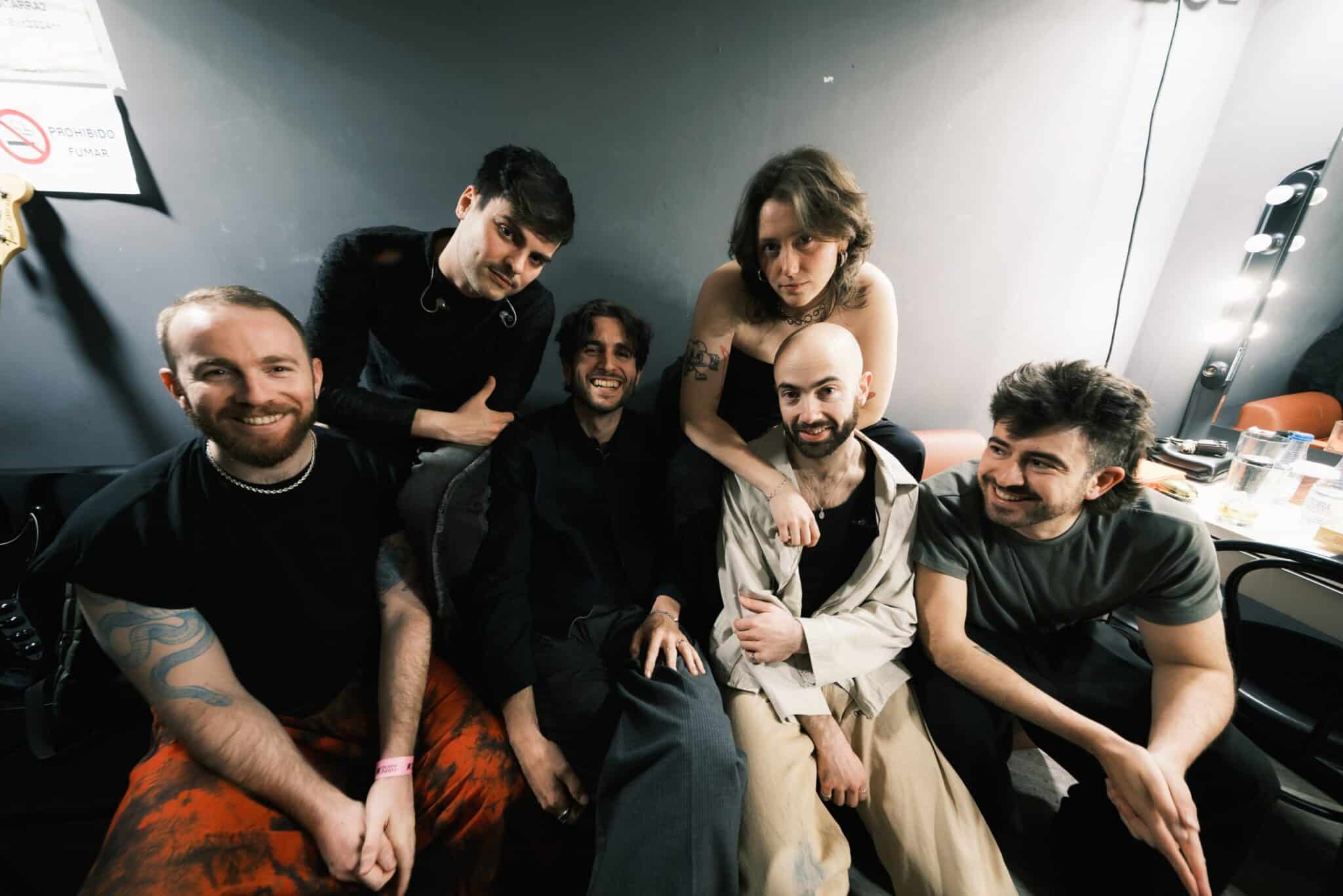 Vangoura y La Milagrosa se unen en su “Primera clase”