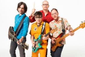 Weezer actúan por sorpresa en una azotea de Los Ángeles