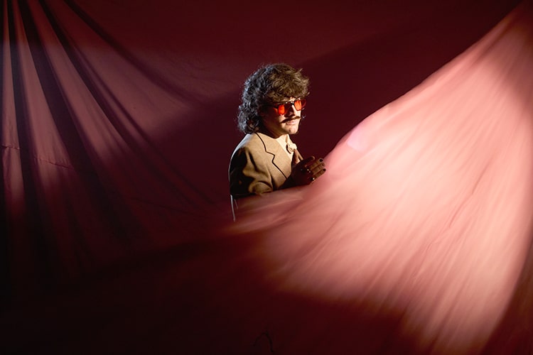 “Rugío de sentir”, avance del próximo disco de Paco Pecado