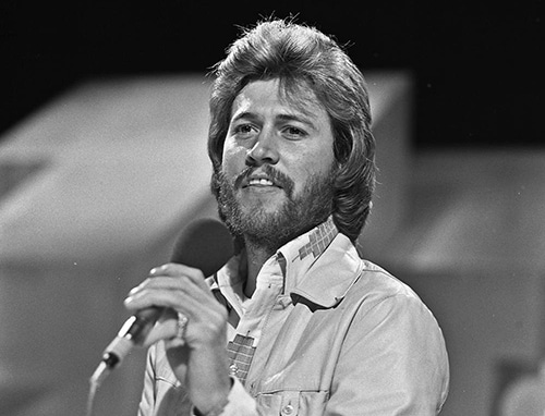 «Stayin' Alive»: Barry Gibb (Bee Gees) nekter sin død etter en viral hoax