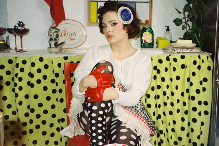 Estrenamos “Y sin querer”, el nuevo single de Anne Lukin