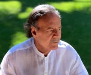 Yolanda Díaz vil ikke trekke tilbake sine kommentarer om Julio Iglesias