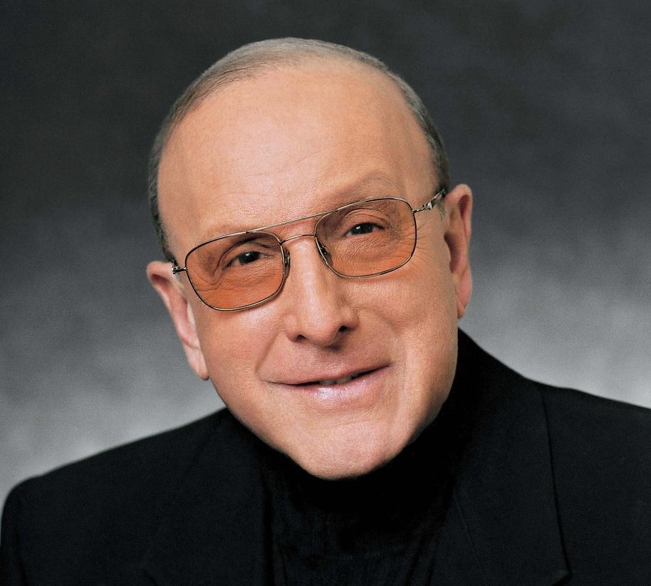 Clive Davis, oppdageren av Whitney or the Boss, dør 94 år gammel
