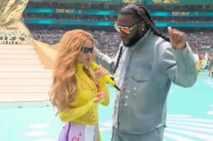 Shakira og Burna Boy, til tjeneste for "the fifes" på toppen av et lerret