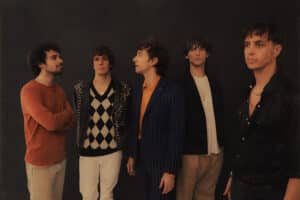 The Strokes atrasan el lanzamiento de “Reality Awaits”