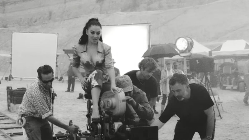 Charli xcx regisserer Vincent Cassel i den obsessive 'Camera'