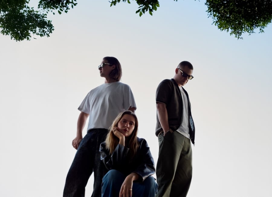 Jungle svikter ikke i den rytmiske og fantastiske 'Someday, Somewhere'