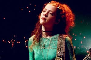 Melissa Auf der Maur publica tras dieciséis años de silencio