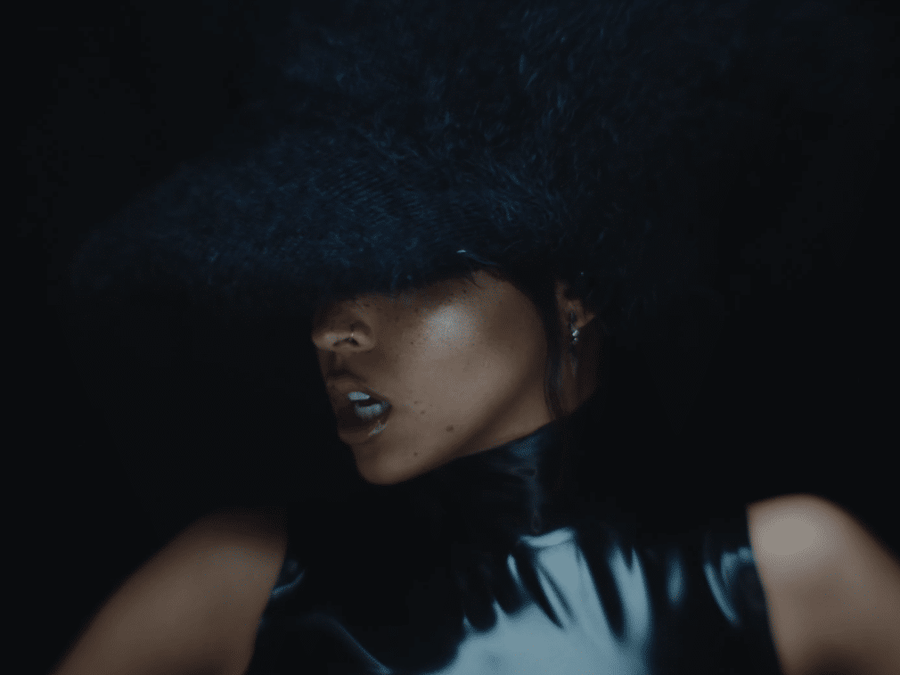 Umulig å sovne med Tinashe og hennes "Melatonin"