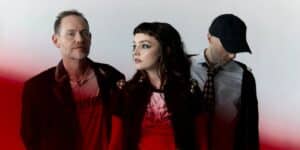 Chvrches kommer tilbake med 'Roses', en politisk sang, med rap og stygg