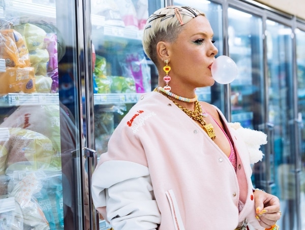 Pink avklarer kontroversen med Macklemore og hans "Free Palestine"