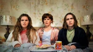 «Such Brave Girls» returnerer, den mest «modige» britiske sitcom siden «Fleabag»