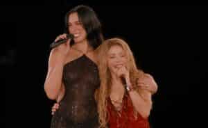 Dua Lipa synger overraskende med Shakira i Madrid
