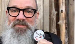 Michael Stipe får endelig sin solodebut
