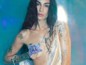Natalia Lacunza gir deg "Flor de canela" i sin "ode til nytelse"