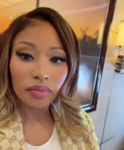 Nicki Minaj ler takker Trump for rumpa hennes og angriper transmindreårige